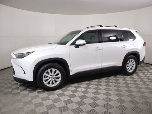 Used 2024 Toyota Grand Highlander XLE image 8