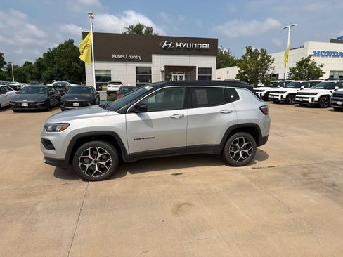 Used 2025 Jeep Compass Limited AWD/4WD image 6