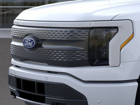 New 2025 Ford F150 Lightning Flash AWD/4WD image 17