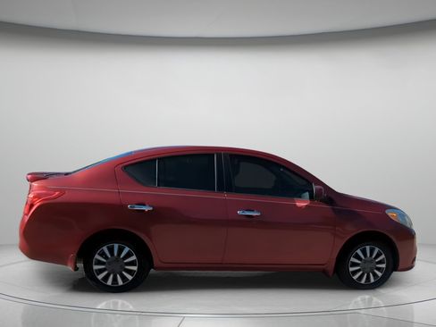 Used 2014 Nissan Versa SV FWD image 31