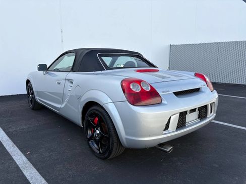 Used 2003 Toyota MR2 image 4