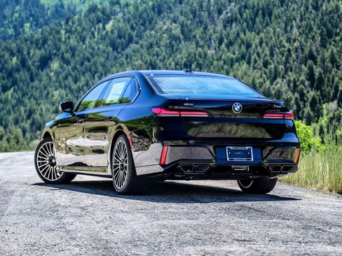 New 2025 BMW 760i xDrive w/ Executive Package image 4