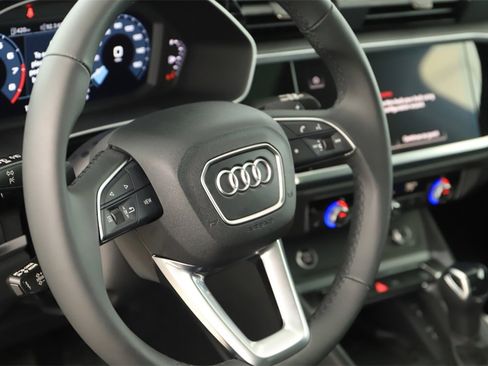 New 2025 Audi Q3 2.0T Premium image 16
