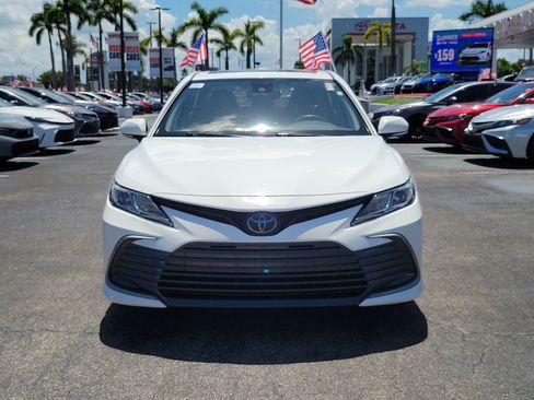 Used 2022 Toyota Camry LE w/ Convenience Package FWD image 4