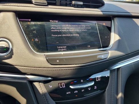 Certified 2025 Cadillac XT5 Luxury FWD image 46