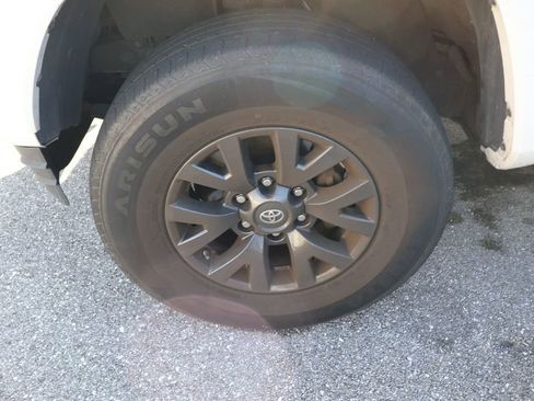 Used 2020 Toyota Tacoma SR5 image 4