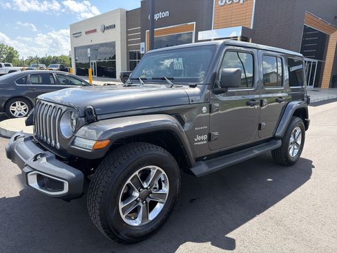 Used 2022 Jeep Wrangler Unlimited Sahara w/ LED Lighting Group AWD/4WD image 1