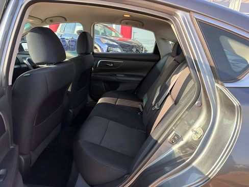 Used 2017 Nissan Altima 2.5 SR w/ Midnight Edition Package FWD image 16