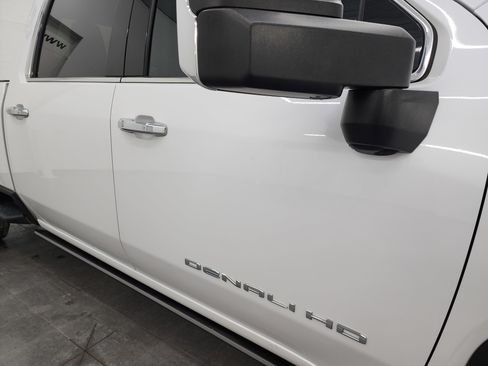 Used 2023 GMC Sierra 3500 Denali w/ Denali Ultimate Package image 30