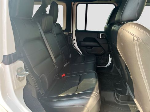 Used 2021 Jeep Wrangler Unlimited Sahara image 25
