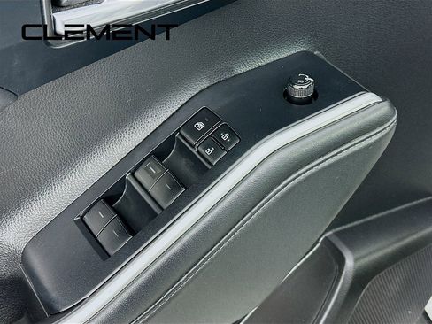 Used 2022 Toyota Highlander XLE image 27