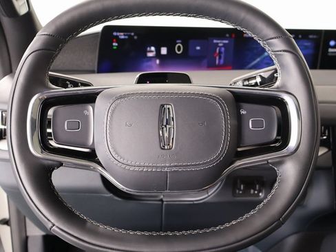 New 2025 Lincoln Navigator Reserve w/ Jet Appearance Package AWD/4WD image 3