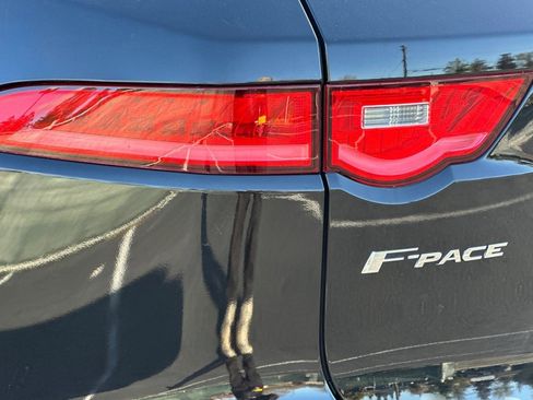 Used 2019 Jaguar F-PACE S image 12