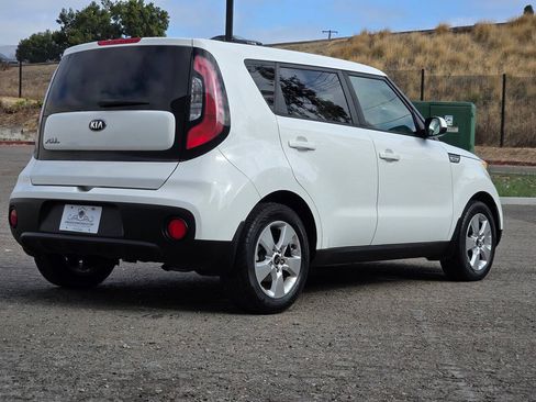 Used 2017 Kia Soul FWD image 16