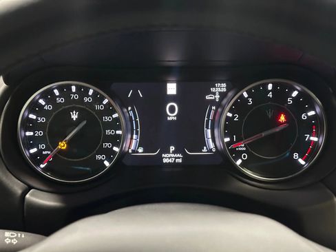 Used 2024 Maserati Levante GT Ultima image 28