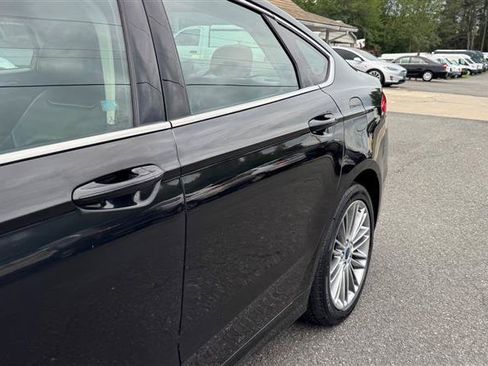 Used 2013 Ford Fusion SE FWD image 14