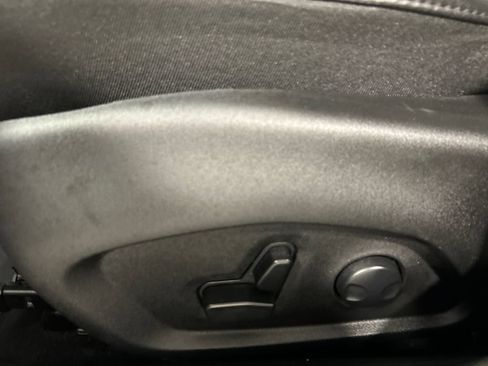 Used 2023 Jeep Compass Latitude w/ Sun and Sound Group AWD/4WD image 17