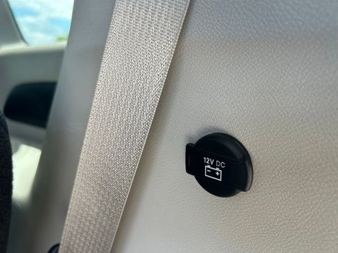 Used 2023 Chrysler Pacifica Touring-L FWD image 42
