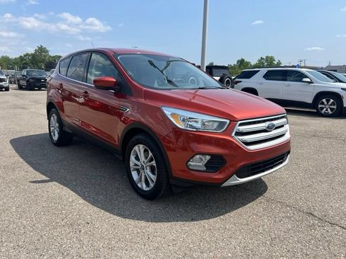 Certified 2019 Ford Escape SE FWD image 3