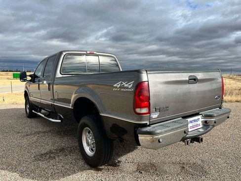 Used 2002 Ford F350 Lariat image 3