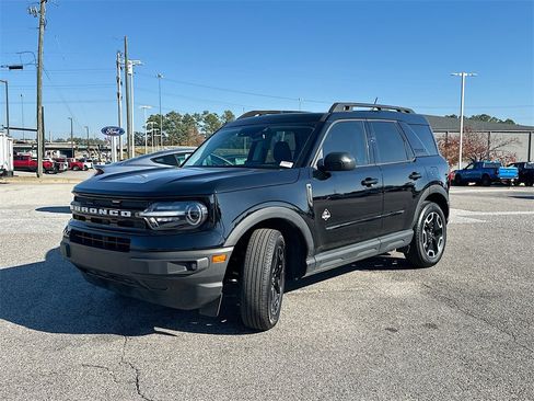 Certified 2024 Ford Bronco Sport Outer Banks w/ Tech Package image 2
