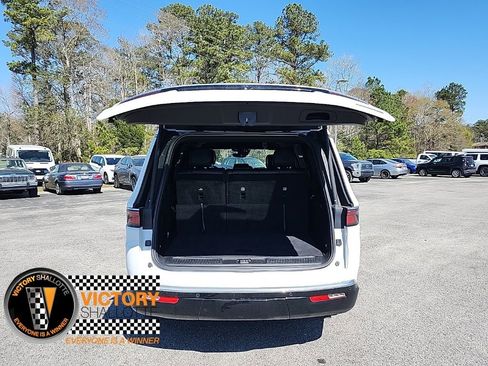 Used 2024 Jeep Wagoneer Series II w/ Flexible Seating Group image 25