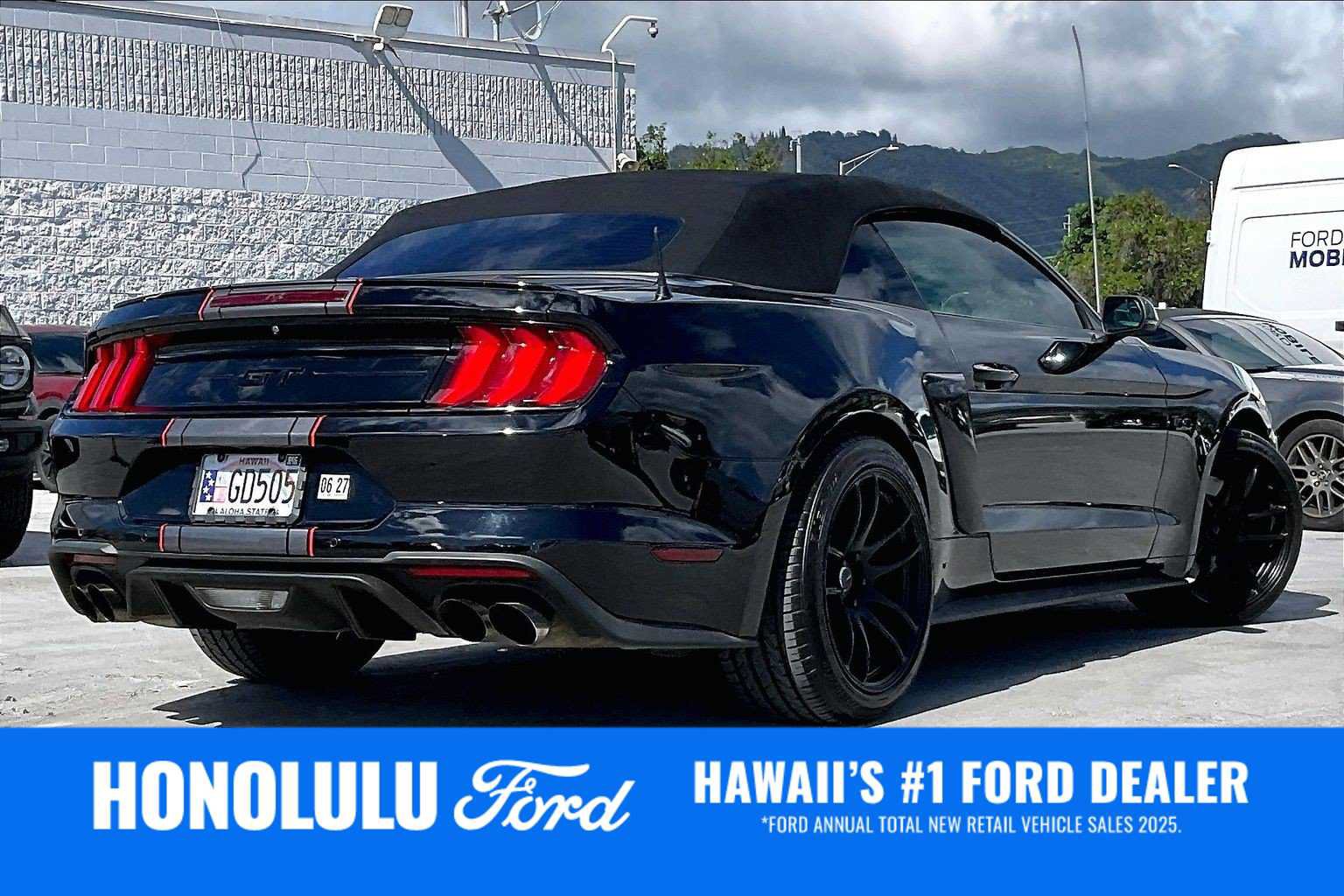 Used 2018 Ford Mustang GT Premium w/ Black Accent Package RWD image 21