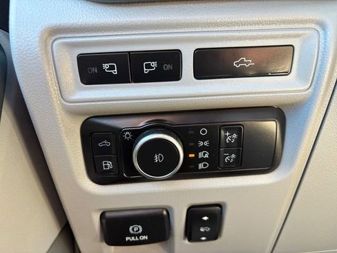 Used 2021 Ford F150 Limited image 17