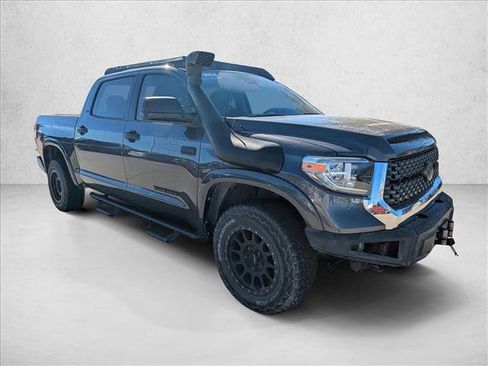 Used 2018 Toyota Tundra SR5 w/ SR5 Upgrade Package image 3