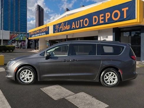 Used 2021 Chrysler Voyager Lxi FWD image 2