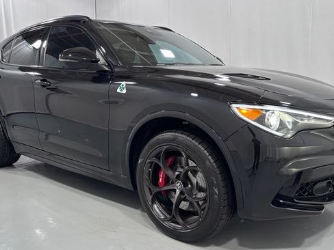 Used 2022 Alfa Romeo Stelvio Quadrifoglio w/ Active Assist Plus Package AWD/4WD image 4