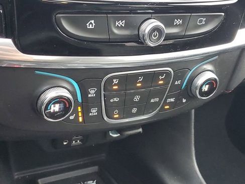 Certified 2023 Chevrolet Traverse RS image 30