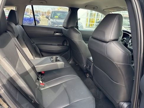 Used 2025 Toyota Corolla Cross XLE image 29