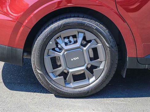 Used 2025 Kia Carnival SX image 10