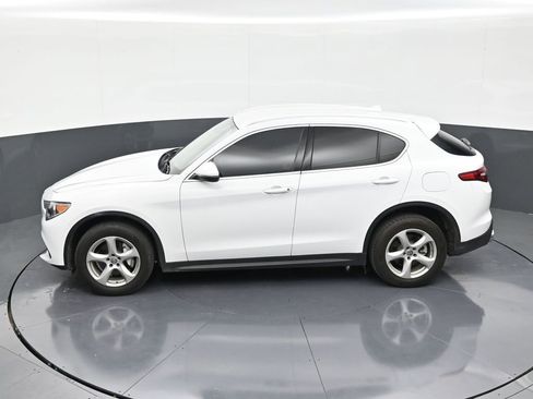 Used 2020 Alfa Romeo Stelvio image 13