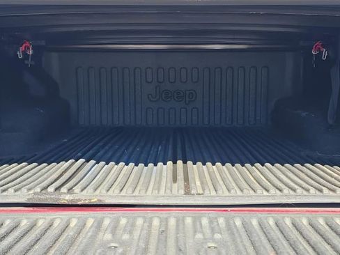 Used 2021 Jeep Gladiator Sport image 29