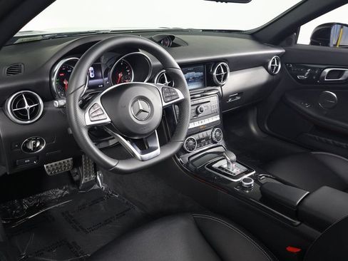 Used 2020 Mercedes-Benz SLC 300 image 8