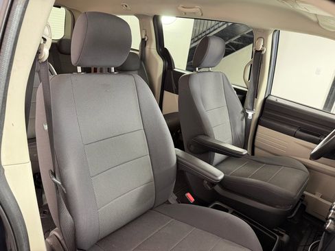 Used 2009 Dodge Grand Caravan SE FWD image 22