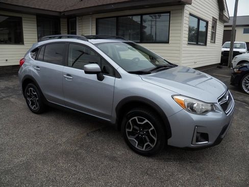Used 2016 Subaru Crosstrek 2.0i Premium w/ Moonroof Package AWD/4WD image 1