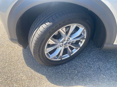 Used 2021 Ford Explorer XLT w/ Equipment Group 202A image 14