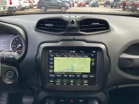 Used 2023 Jeep Renegade Altitude image 12