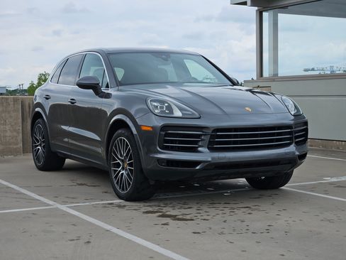 Used 2019 Porsche Cayenne AWD/4WD image 10