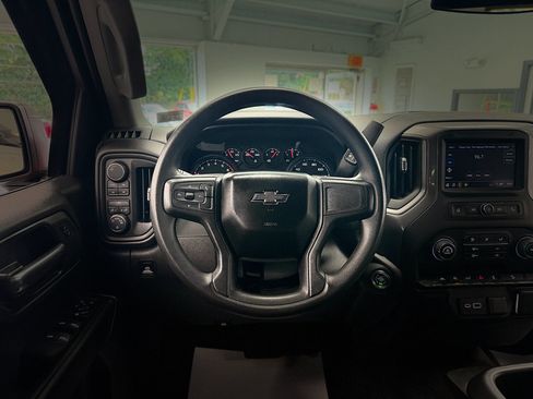 Used 2025 Chevrolet Silverado 1500 Custom Trail Boss w/ Turbomax Blackout Package AWD/4WD image 12