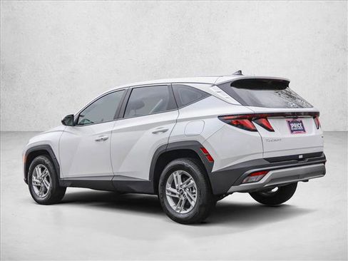 Certified 2025 Hyundai Tucson SE image 7