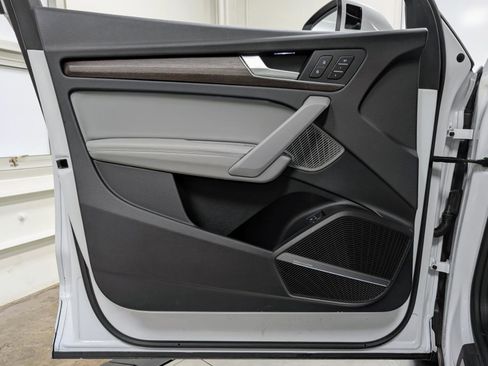 Used 2024 Audi Q5 e Premium Plus image 14