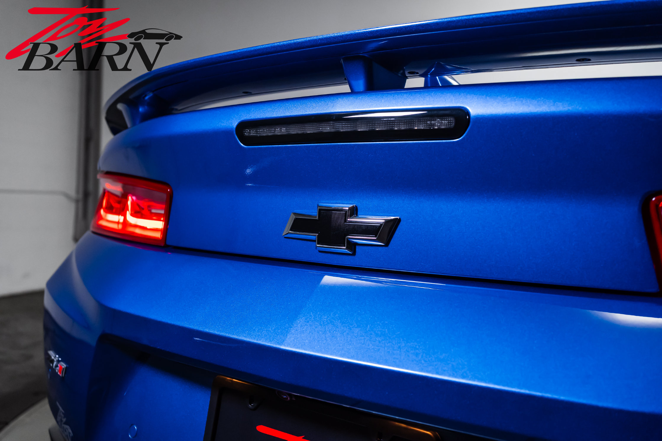 Used 2018 Chevrolet Camaro ZL1 RWD image 21
