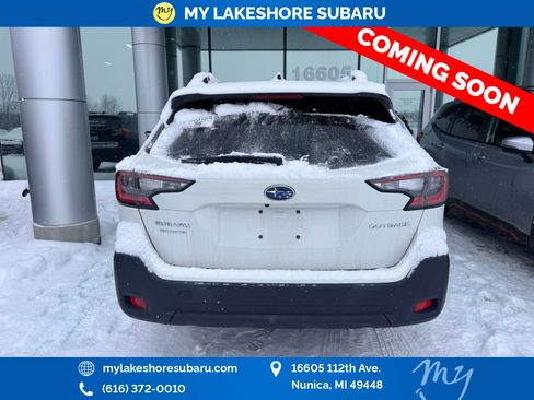 Used 2024 Subaru Outback Premium image 6