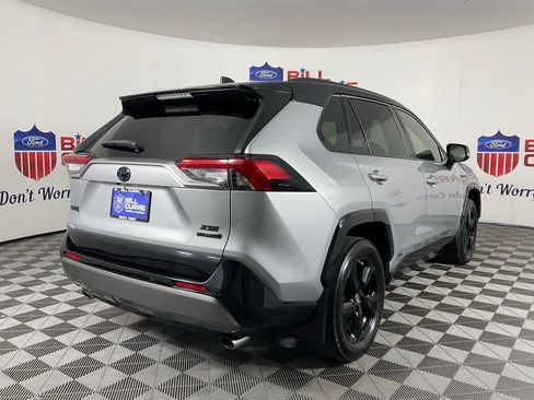 Used 2019 Toyota RAV4 XSE image 3