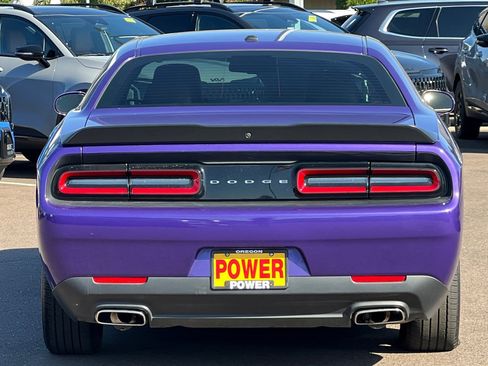 Used 2023 Dodge Challenger SXT image 5