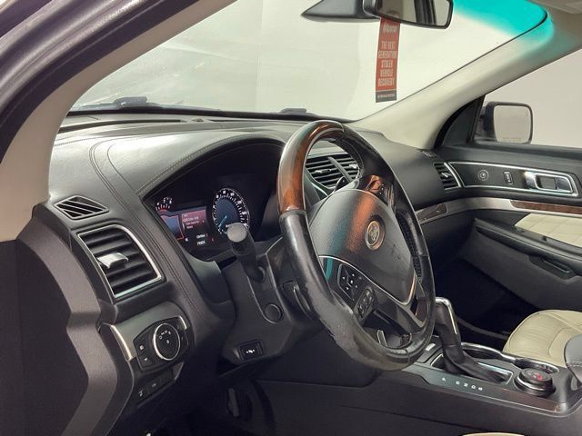 Used 2017 Ford Explorer Platinum AWD/4WD image 11